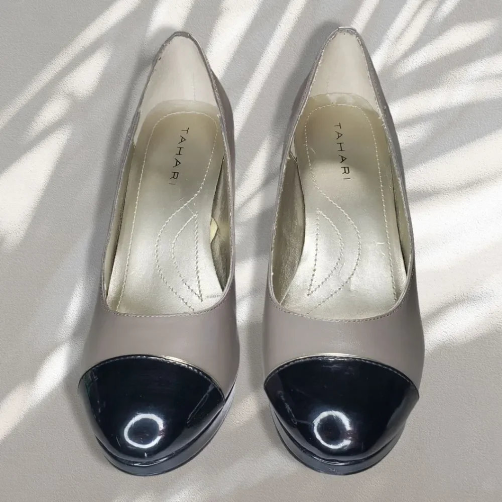 Tahari Ta-Laurie Grey Taupe Two-Tone Leather Pump - Picture 2 of 10